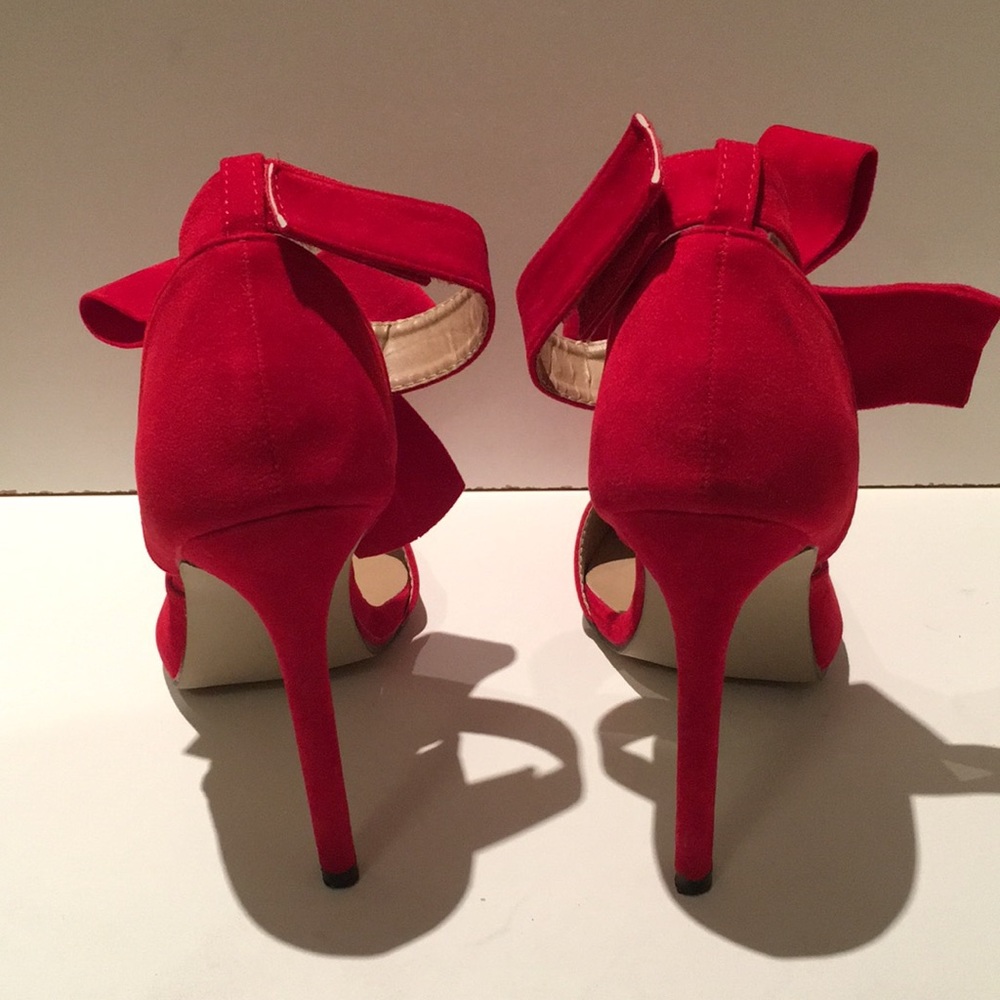 Red bow pump - Picture 3 of 4